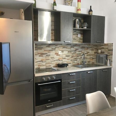 Modern & Comfortable House In The City Center Ermoupoli Exterior photo